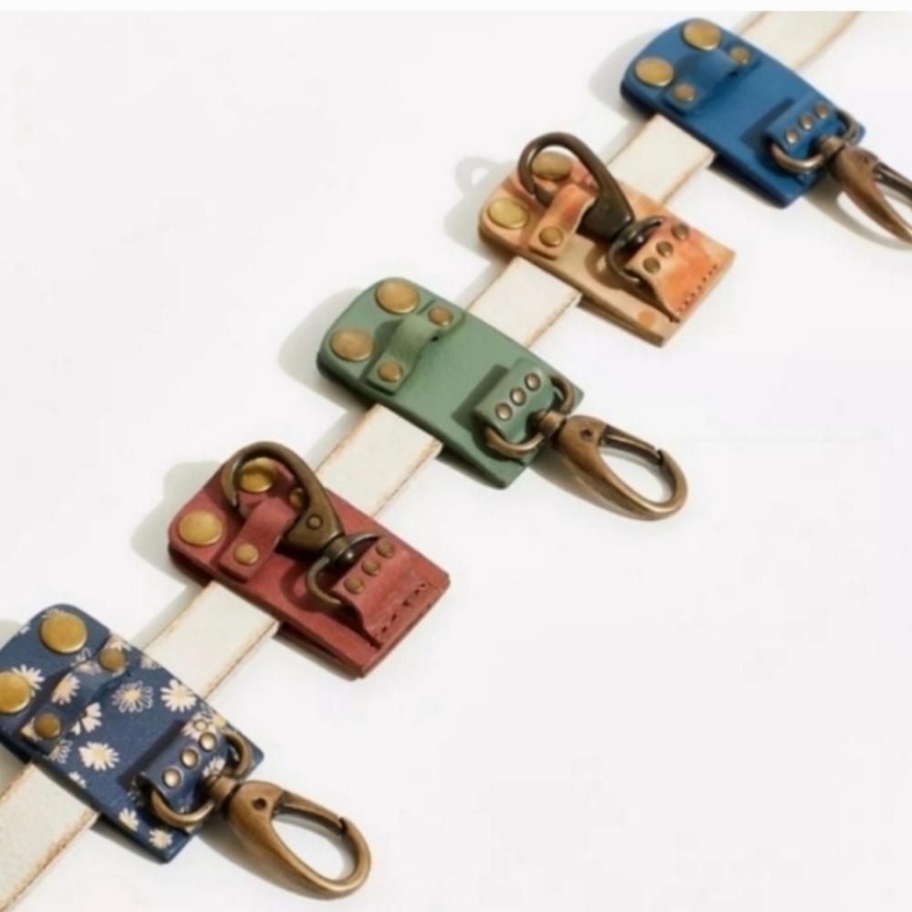 NWT FREE PEOPLE SNAPPED KEY RING